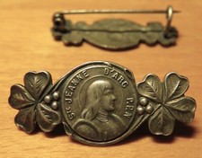 Broche insigne ste - insigne, jeanne