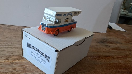 Minicirque citroen hy - 1/50,