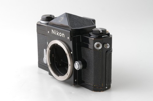 Nikon noir avec - f, prisme