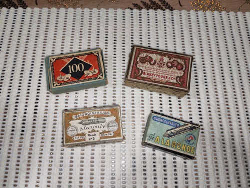 Lot boîtes de plumes - lot,
