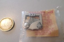 broche insigne MILITAIRE 137 RI Regiment Infanterie BALLARD sachet d origine
