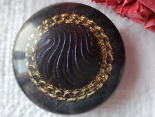 Gros bouton vintage inclusion doré pied bleu superbe 3,3 cm ref 6018