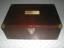 ANCIEN COFFRET EN BOIS