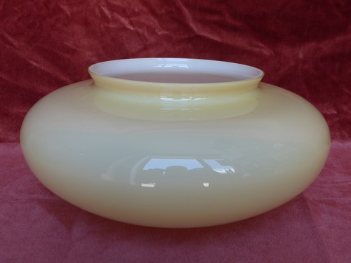 Ancien abat jour - rond, verre