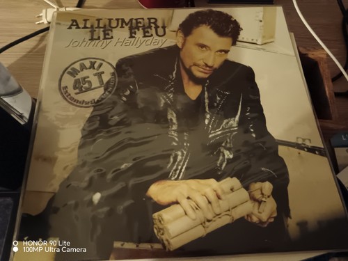 Maxi vynil tours johnny - maxi,