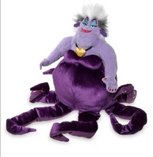 Poupée de chiffon et peluche