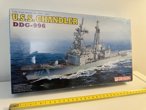 Maquette dragon 700 - 1/700, uss