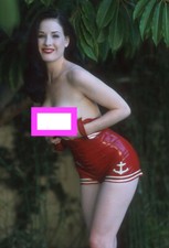 PHOTO taille au choix DITA VON