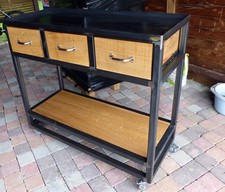 Fabrication desserte à roulette  style industriel bois et mètal sur mesure