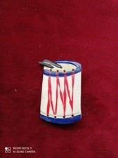 Insigne militaire , musique ,fanfare militaire , tambour , peint .