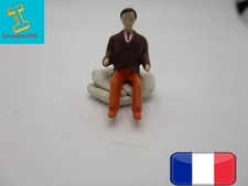 DINKY TOYS CONDUCTEUR  PEUGEOT