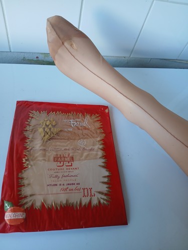 Rare paire bas couture - de,