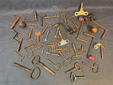 Lot de 37 clés d'horloge