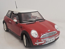 MINI COOPER 2001 1/18 SOLIDO