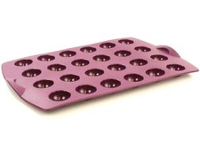 O084 - MOULE A 24 MINI DOMES /