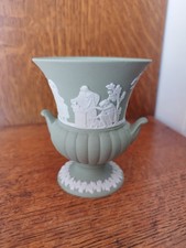  vase Miniature Biscuit Wedgwood Jaspe vert décor Relief