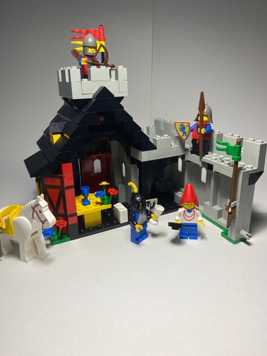 Lego 6067 guarded inn - lego,