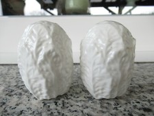 SEL ET POIVRE Porcelaine en relief ANGLAISE COALPORT BLANC  