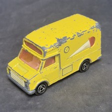 Petite voiture miniature