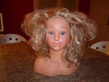 BUSTE DE POUPEE BLONDE AUX