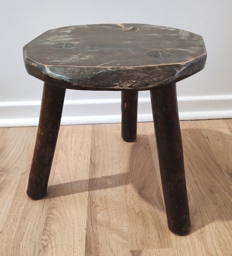 Tabouret tripode ancien pour