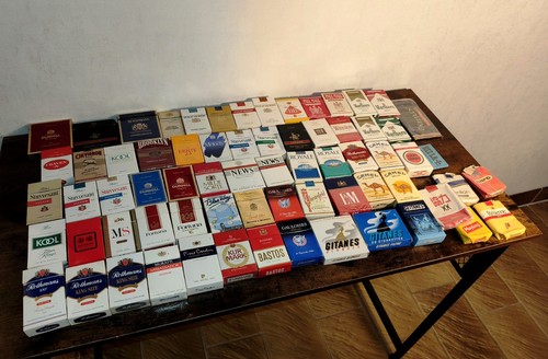 Lot paquets cigarettes - lot,