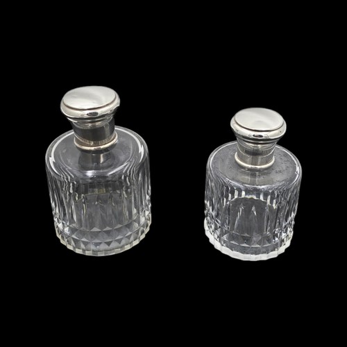 Deux anciens flacons parfum - deux,