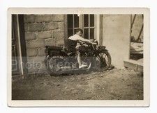 Jeune garçon sur une moto Terrot 350 HST - Snapshot Photo Anonyme c. 1935