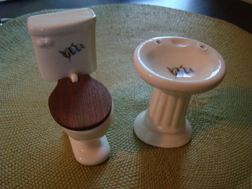 Vintage porcelain pc - vintage,