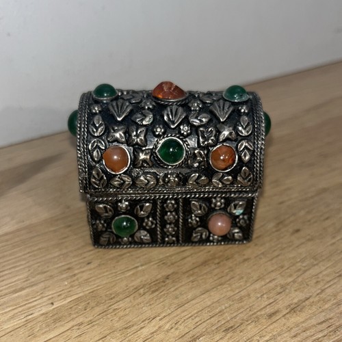 Ancienne petite boîte - ancienne, en