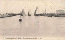 14 TROUVILLE BARQUES DE PECHE