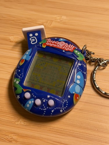 Rare 2004 vintage - vintage, tamagotchi