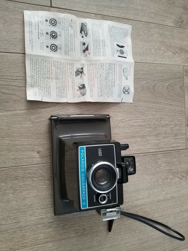 Retro polaroid land camera - retro,