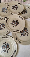 7 Assiettes ( 5 Desserts et 2