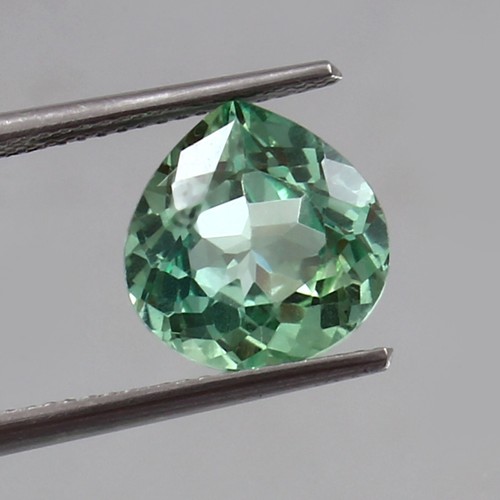 Saphir parti bleu - parti, vert