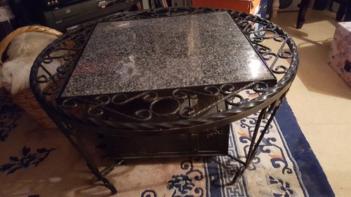Affaire saisir table basse - a,
