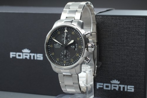 Avec boîte montre - boîte],