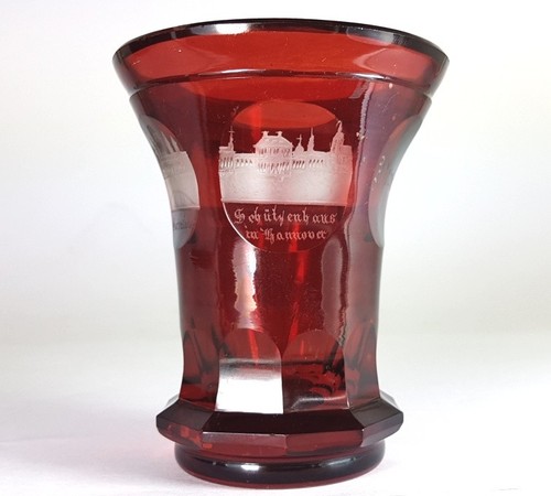 Vues gobelet rhum adolph - À,