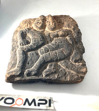 Bas-relief étrusque pierre