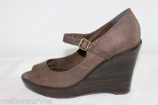 Escarpins BATA Cuir Taupe