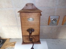 moulin à café mural ancien