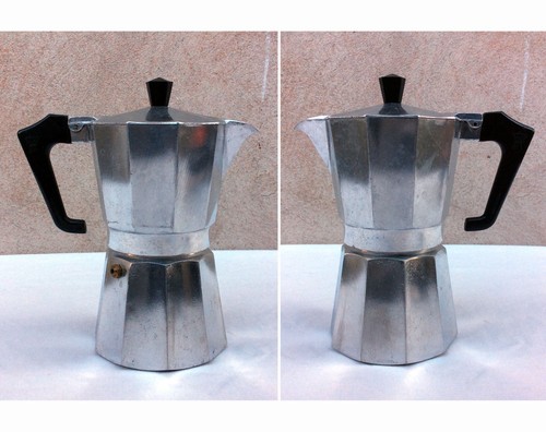 Cafetiere italienne - cafetiere, a