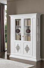 VITRINE CLASSIQUE LAQUÉE BLANCHE AVEC SCULPTURES MARGHERITE