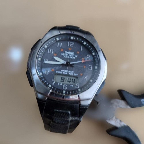 Montre radiocommandée casio - montre,