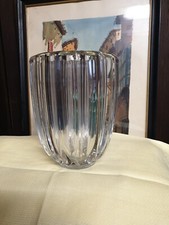 vase de Pierre d' AVESN ,  transparent à côtes godronnées