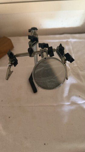 Troisième Main De Précision