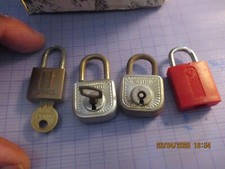 4 ) ancien Cadenas Abus , City N°00-20 et CléS