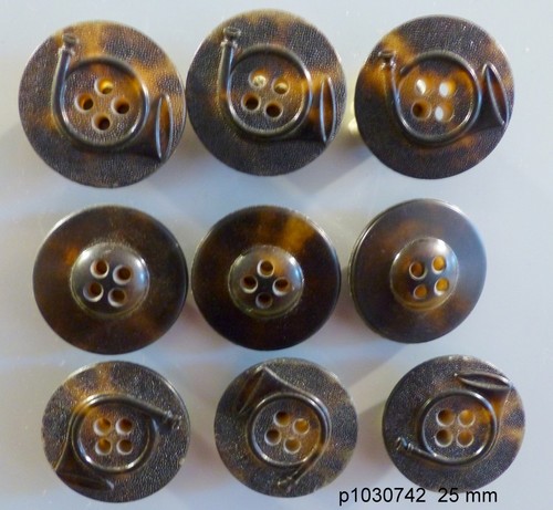 Lot boutons chasse - 9,