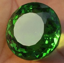 Grand péridot vert 65,20 ct