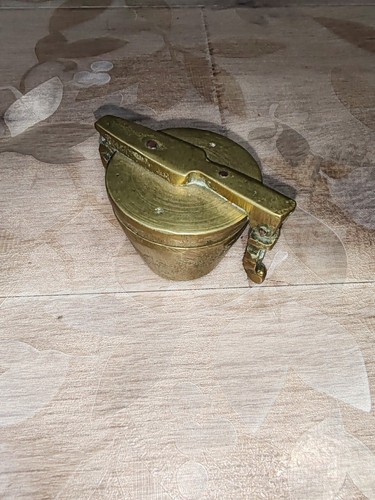 Ancien pile poids godets - de,